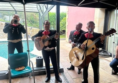 Mariachis tocando en un evento en Lugo